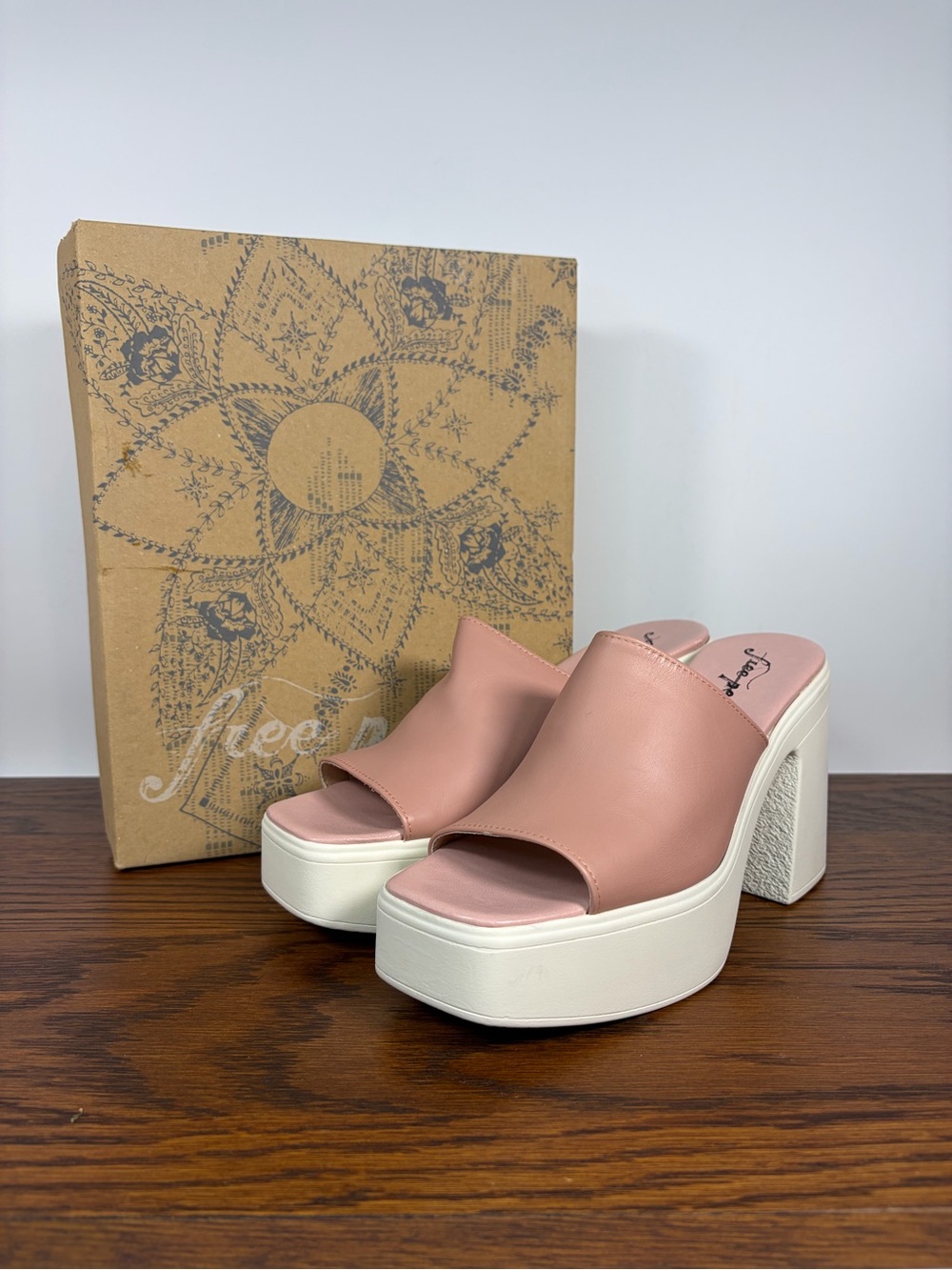 NEW Free People Zoe Platform Sandals Y2K Pink Leather White Chunky Sole Sz 9/40